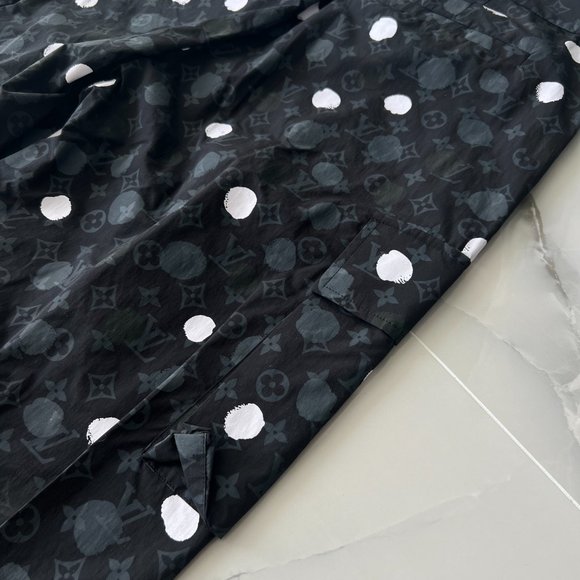 LV x YK Monogram Painted Dots Cargo Pants - Picture 5 of 8